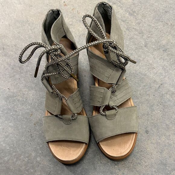 Sorel Shoes - Sorel Khaki Lace-Up Sandals